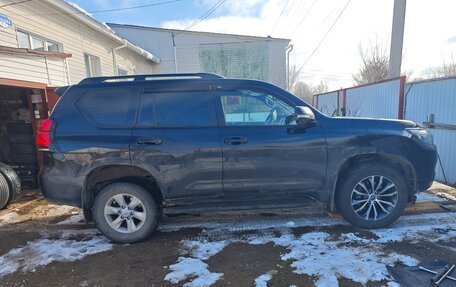 Toyota Land Cruiser Prado 150 рестайлинг 2, 2017 год, 3 690 000 рублей, 10 фотография