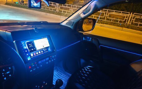 Toyota Land Cruiser Prado 150 рестайлинг 2, 2017 год, 3 690 000 рублей, 7 фотография
