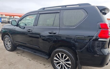 Toyota Land Cruiser Prado 150 рестайлинг 2, 2017 год, 3 690 000 рублей, 5 фотография