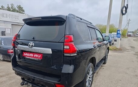 Toyota Land Cruiser Prado 150 рестайлинг 2, 2017 год, 3 690 000 рублей, 3 фотография
