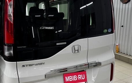 Honda Stepwgn IV, 2016 год, 32 фотография