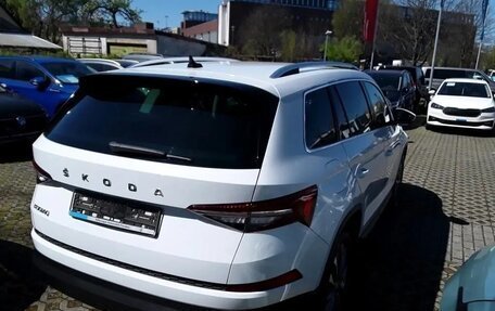 Skoda Kodiaq I, 2022 год, 2 462 000 рублей, 2 фотография