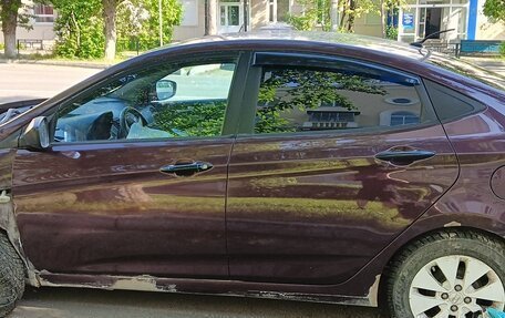 Hyundai Solaris II рестайлинг, 2011 год, 430 000 рублей, 3 фотография