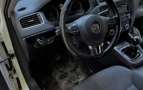Volkswagen Jetta VI, 2014 год, 900 000 рублей, 24 фотография