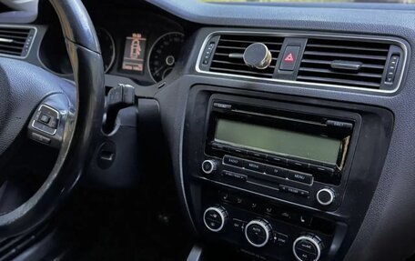 Volkswagen Jetta VI, 2014 год, 900 000 рублей, 23 фотография