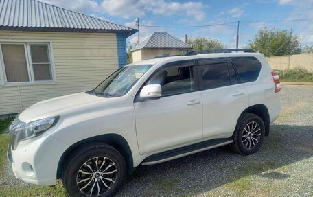 Toyota Land Cruiser Prado 150 рестайлинг 2, 2015 год, 4 200 000 рублей, 10 фотография
