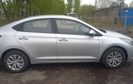 Hyundai Solaris II рестайлинг, 2017 год, 1 200 000 рублей, 4 фотография