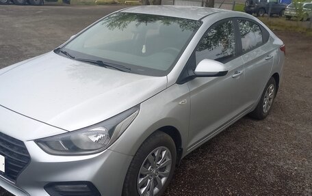 Hyundai Solaris II рестайлинг, 2017 год, 1 200 000 рублей, 2 фотография