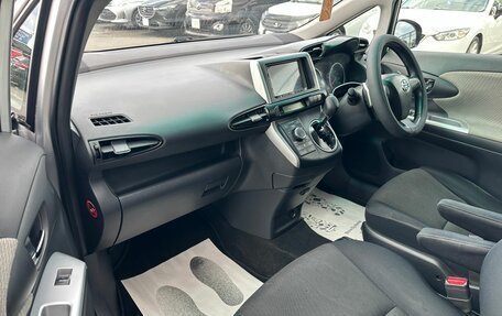 Toyota Wish II, 2009 год, 1 099 999 рублей, 12 фотография