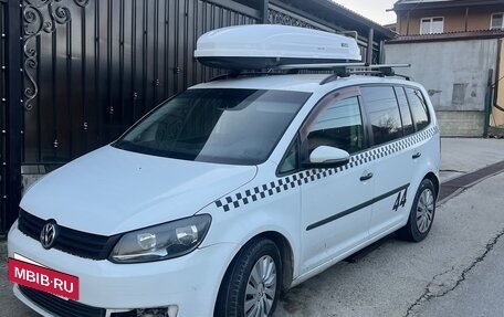Volkswagen Touran III, 2014 год, 500 000 рублей, 2 фотография