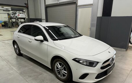 Mercedes-Benz A-Класс, 2018 год, 1 890 000 рублей, 3 фотография
