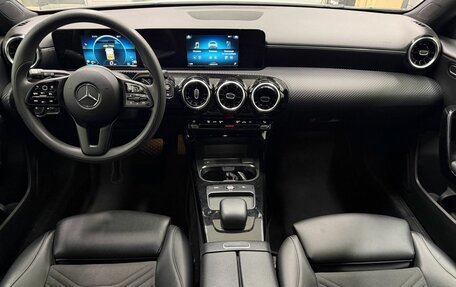Mercedes-Benz A-Класс, 2018 год, 1 890 000 рублей, 9 фотография