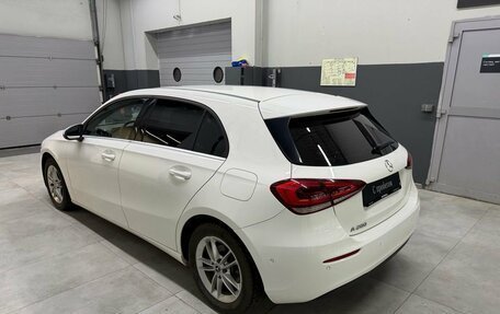 Mercedes-Benz A-Класс, 2018 год, 1 890 000 рублей, 6 фотография