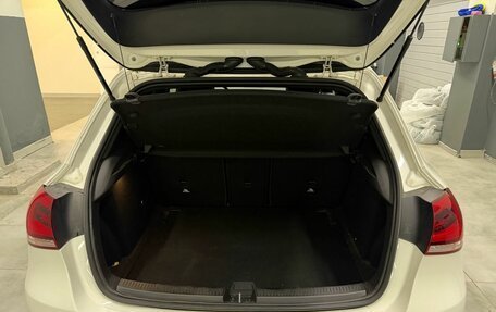 Mercedes-Benz A-Класс, 2018 год, 1 890 000 рублей, 14 фотография