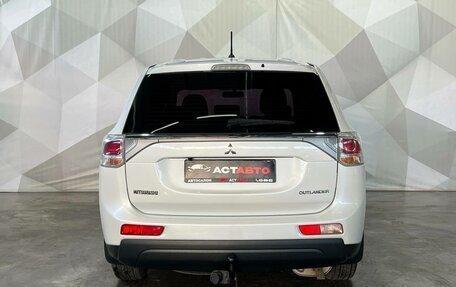 Mitsubishi Outlander III рестайлинг 3, 2014 год, 1 350 000 рублей, 5 фотография