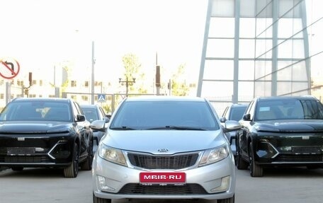KIA Rio III рестайлинг, 2013 год, 600 000 рублей, 2 фотография