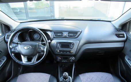 KIA Rio III рестайлинг, 2013 год, 600 000 рублей, 13 фотография