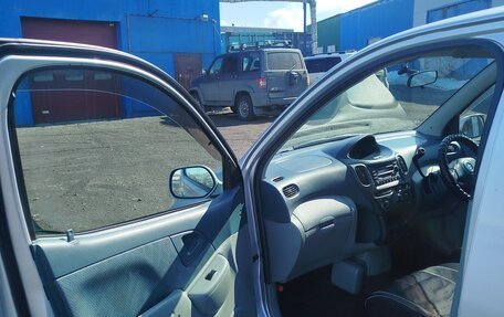 Toyota FunCargo, 2000 год, 555 000 рублей, 8 фотография
