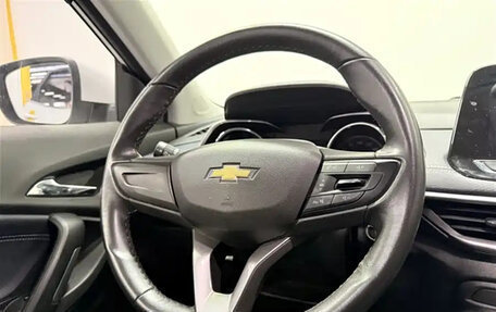 Chevrolet Trax, 2021 год, 900 000 рублей, 3 фотография