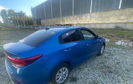 KIA Rio IV, 2018 год, 1 000 000 рублей, 8 фотография