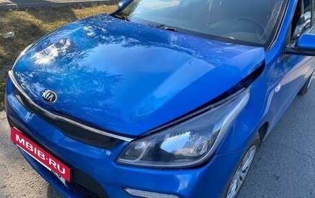 KIA Rio IV, 2018 год, 1 000 000 рублей, 2 фотография