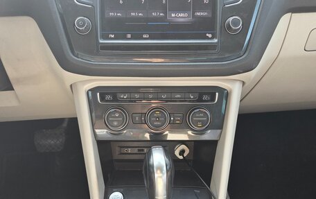 Volkswagen Tiguan II, 2017 год, 2 090 000 рублей, 8 фотография