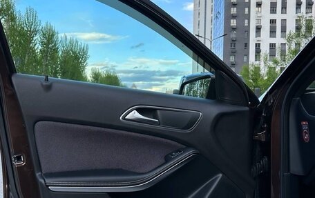 Mercedes-Benz A-Класс, 2017 год, 1 599 999 рублей, 14 фотография