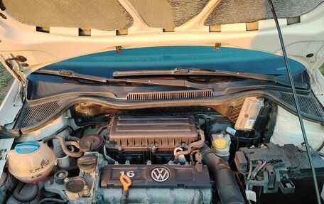 Volkswagen Polo VI (EU Market), 2011 год, 580 000 рублей, 2 фотография