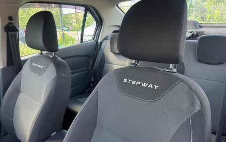 Renault Logan II, 2020 год, 1 299 000 рублей, 11 фотография