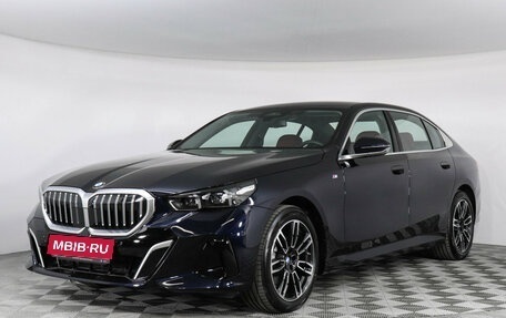 BMW 5 серия, 2025 год, 8 640 000 рублей, 1 фотография