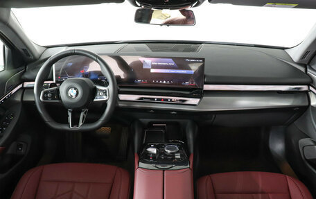 BMW 5 серия, 2025 год, 8 640 000 рублей, 20 фотография