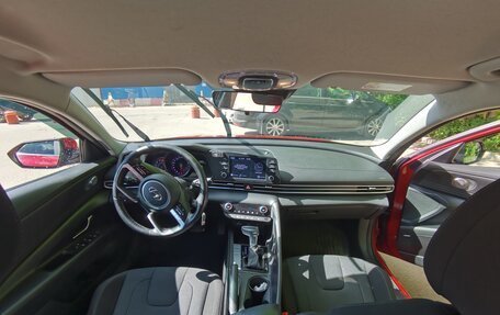 Hyundai Elantra, 2021 год, 1 850 000 рублей, 4 фотография