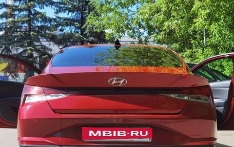 Hyundai Elantra, 2021 год, 1 850 000 рублей, 2 фотография