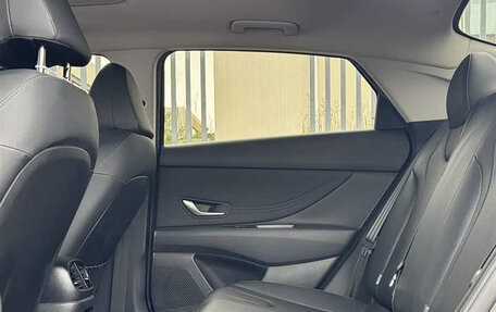 Hyundai Elantra, 2023 год, 1 230 000 рублей, 10 фотография