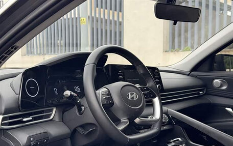 Hyundai Elantra, 2023 год, 1 230 000 рублей, 8 фотография