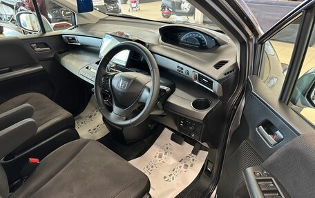 Honda Freed I, 2013 год, 1 199 000 рублей, 10 фотография
