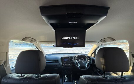 Mitsubishi Outlander III рестайлинг 3, 2017 год, 2 650 000 рублей, 19 фотография