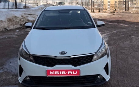 KIA Rio IV, 2022 год, 1 000 000 рублей, 4 фотография