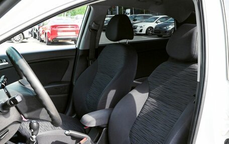 Hyundai Solaris II рестайлинг, 2015 год, 805 000 рублей, 16 фотография