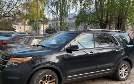 Ford Explorer VI, 2013 год, 1 300 000 рублей, 2 фотография