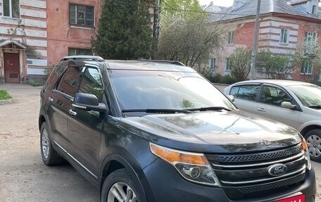 Ford Explorer VI, 2013 год, 1 300 000 рублей, 5 фотография