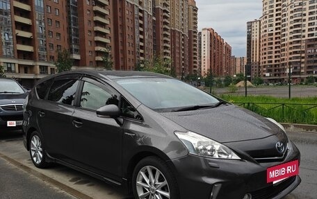 Toyota Prius Alpha I (ZVW40/41), 2014 год, 1 350 000 рублей, 2 фотография