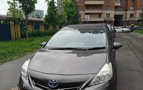 Toyota Prius Alpha I (ZVW40/41), 2014 год, 1 350 000 рублей, 3 фотография