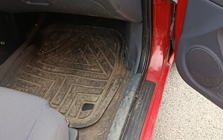 Nissan Almera, 2004 год, 220 000 рублей, 18 фотография