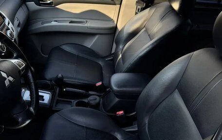 Mitsubishi Pajero Sport II рестайлинг, 2014 год, 2 500 000 рублей, 21 фотография