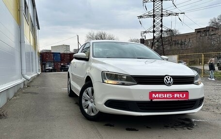 Volkswagen Jetta VI, 2013 год, 1 050 000 рублей, 2 фотография