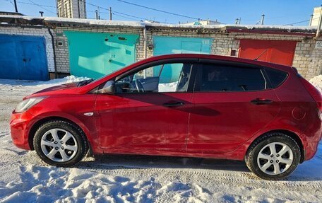 Hyundai Solaris II рестайлинг, 2011 год, 800 000 рублей, 1 фотография