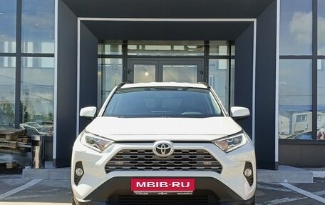 Toyota RAV4, 2021 год, 3 899 000 рублей, 2 фотография