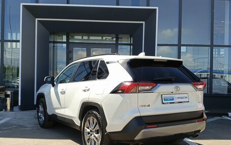 Toyota RAV4, 2021 год, 3 899 000 рублей, 7 фотография