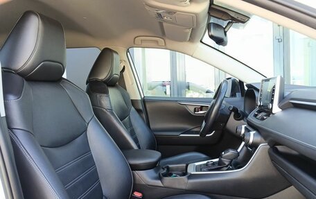 Toyota RAV4, 2021 год, 3 899 000 рублей, 28 фотография